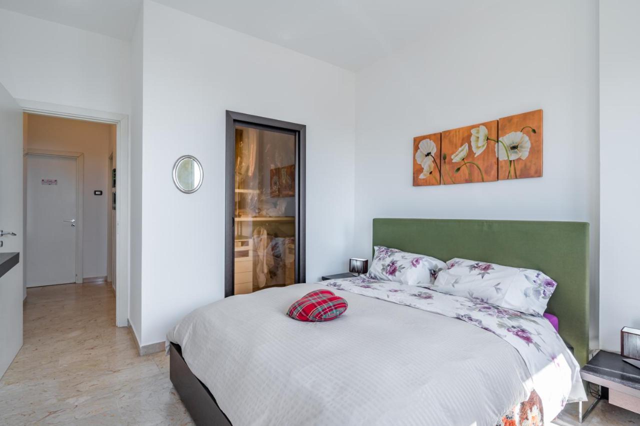 Catania Seaview Apartment With Balcony Exterior photo