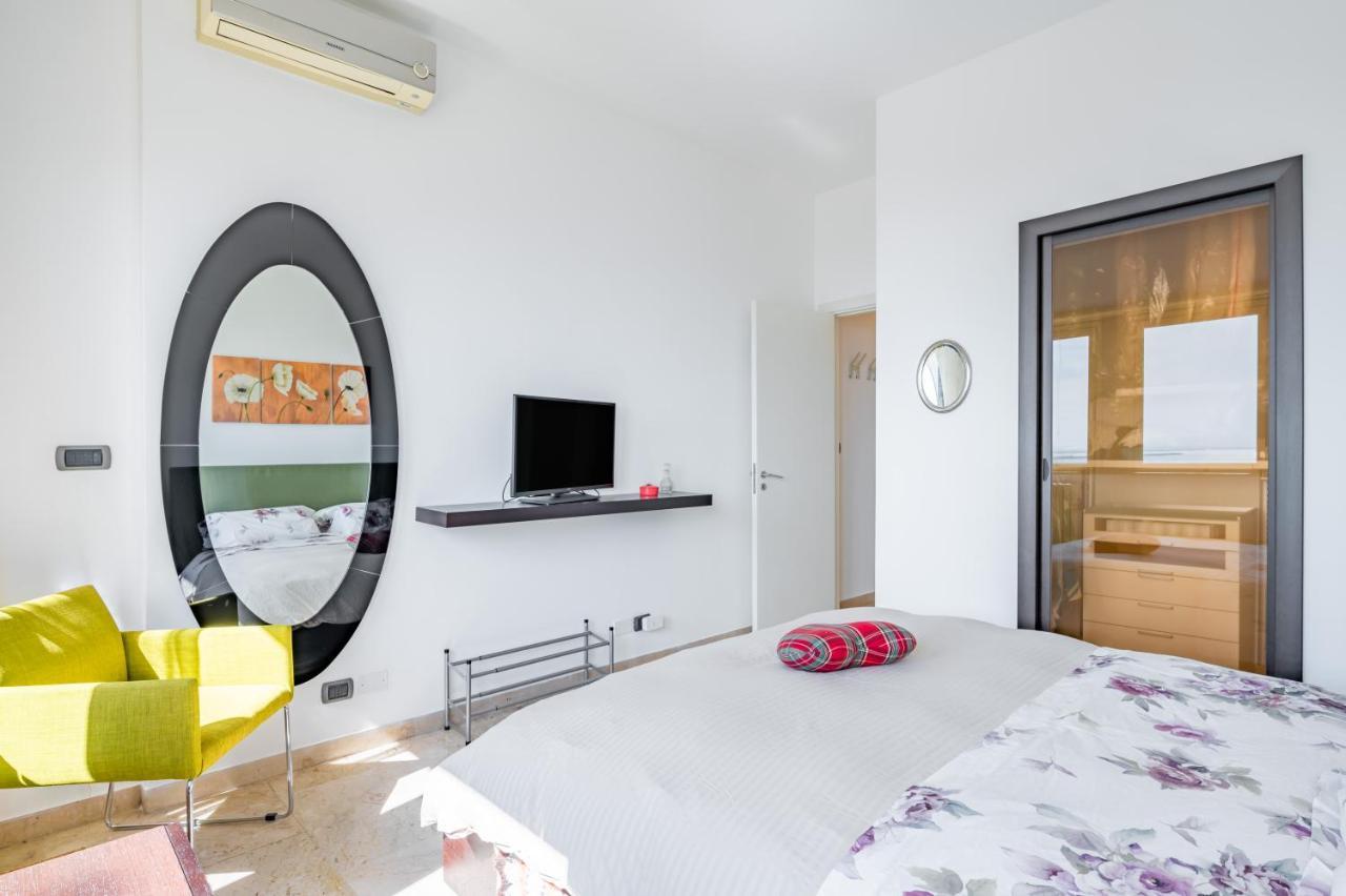 Catania Seaview Apartment With Balcony Exterior photo